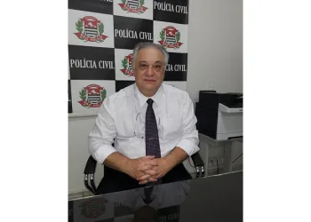 Delegado quer escolas trancadas e revistas em alunos