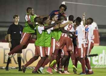 De virada! Bangu vence Vasco e garante classificação para as semifinais da Taça Rio