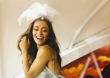 JULIANA PAES SEM CALCINHA NO CARNAVAL? TIRE SUAS CONCLUSÕES…