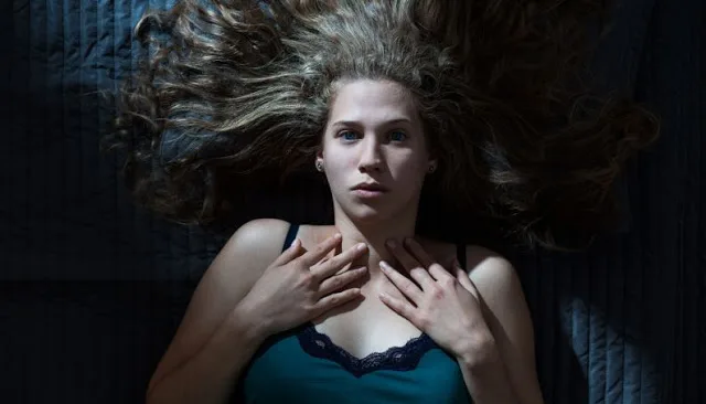 ANSIEDADE NOTURNA, A DIFICULDADE DE ACALMAR A MENTE DEVIDO ÀS PREOCUPAÇÕES DO DIA.