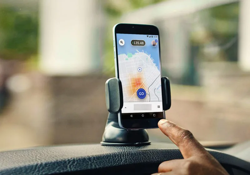Motoristas de uber levam de graça pessoas com câncer
