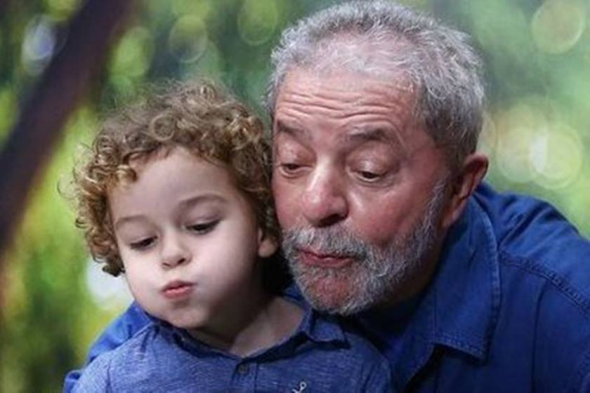 Ao se despedir do neto, Lula promete: “Vou provar minha inocência”