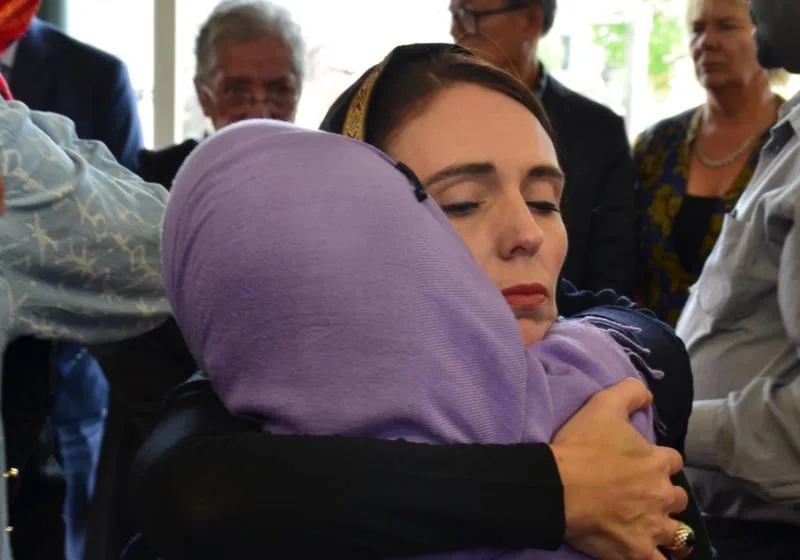 Após massacre, Nova Zelândia proíbe venda de armas