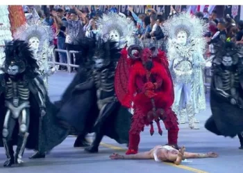 Desfile da Gaviões da Fiel traz luta de Satanás contra Jesus