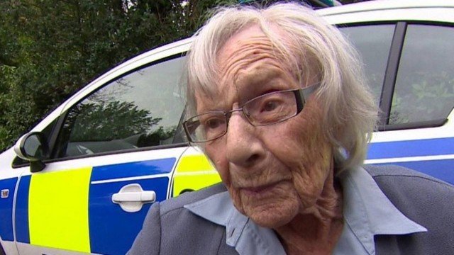 Velhinha de 104 anos sonhava em ser presa. E conseguiu