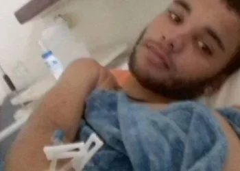 Jovem com câncer terminal foge de hospital, realiza desejo de comer hambúrguer e morre
