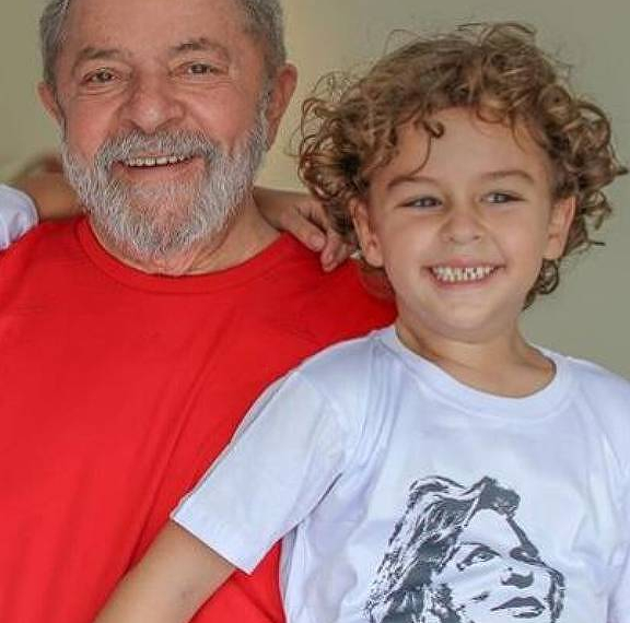 Neto de Lula morreu de infecção generalizada pela bactéria Staphylococcus aureus. Entenda