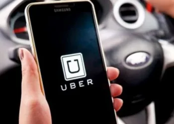 Motorista do Uber se apaixona por passageiro; o que acontece 3 anos depois é inacreditável