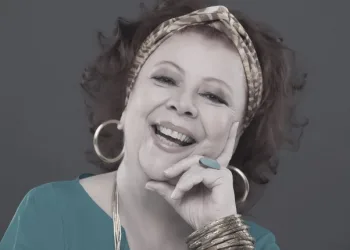 DESCANSE EM PAZ BETH CARVALHO!!!LUTO
