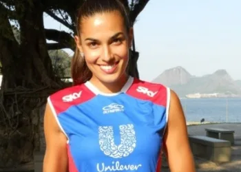 Ex-jogadora de vôlei escapa da morte em tentativa de assalto no RJ