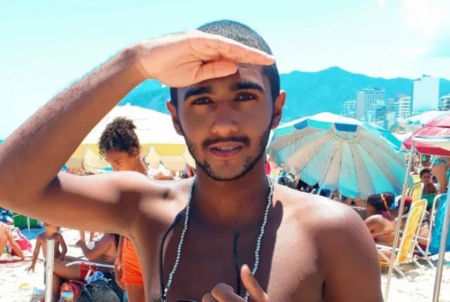 Jovem é morto por assaltantes no RJ mesmo depois de entregar o celular