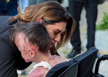 Michelle Bolsonaro emociona o Brasil com gesto de humildade ao encontrar jovem doente