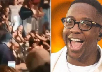 Vídeo: Mumuzinho sofre acidente grave no show e é socorrido às pressas