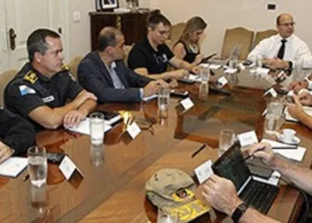 Governador cria de gabinete de crise para acompanhar chuvas no estado