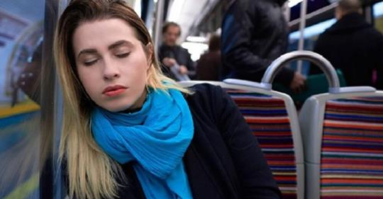 Não dormir o suficiente faz com que engorde 1kg por semana