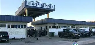 Policial Militar não presta continência em choperia em vai em cana
