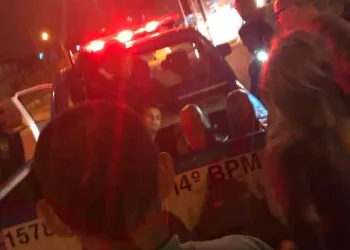 DOIS ELEMENTOS SÃO PRESOS APÓS  PERSEGUIÇÃO EM BAIRRO NA ZONA OESTE(FOTOS)