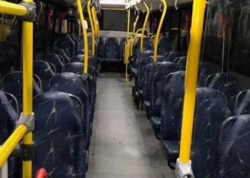 SMTR lacra dois veículos durante fiscalização na garagem da empresa Transportes Campo Grande
