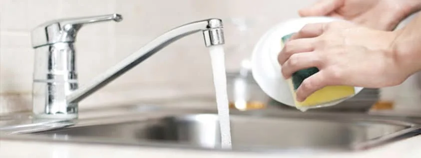 Segundo estudo, lavar louça, varrer o chão e dobrar roupas prolonga a vida