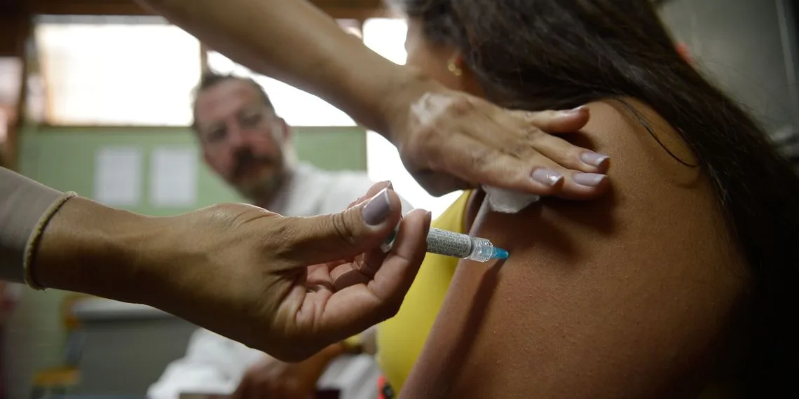 Fake news são empecilho para aumento da vacinação contra HPV