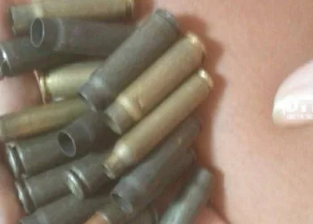 Bicho pega no Alemão e morador acusa PM de roubar notebook