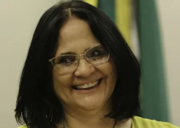 “No casamento, mulher deve ser submissa ao homem”, diz Damares Alves