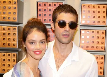 Chai Suede e Laura Neiva estão grávidos