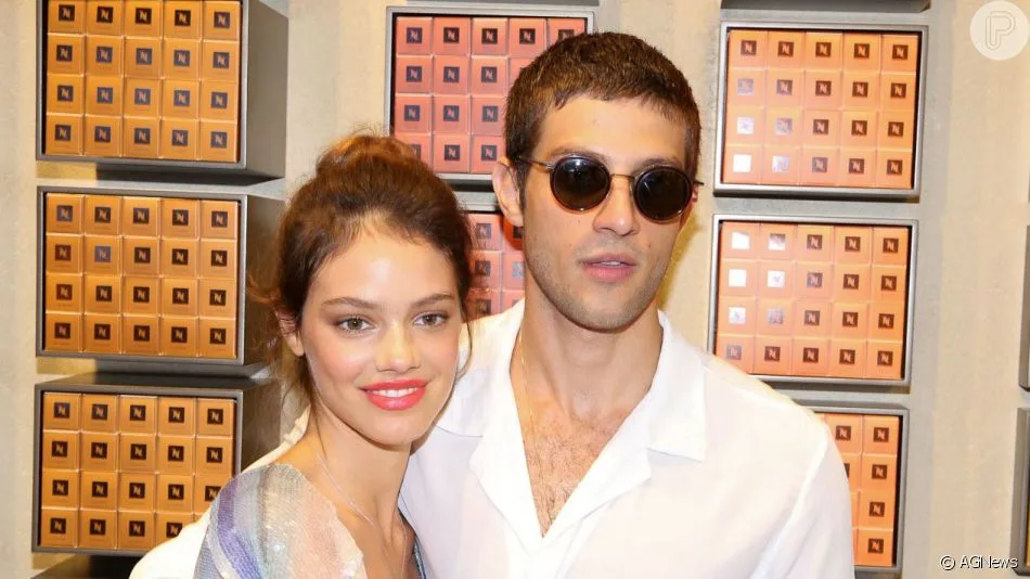 Chai Suede e Laura Neiva estão grávidos