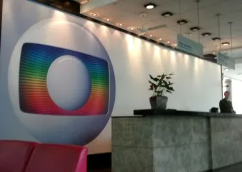 Após prejuízo, Globo corta salários de suas estrelas