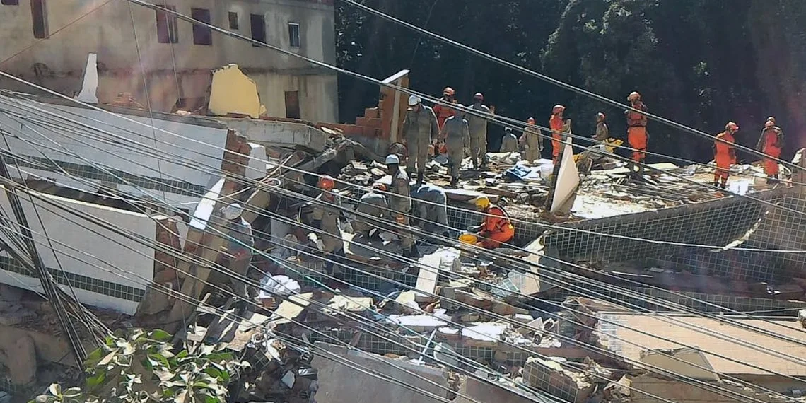 Vítima de desabamento de prédio no Rio passa por cirurgia