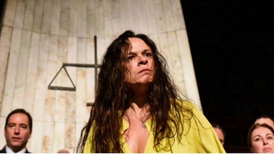 Deputada cria lei para acabar com festas Open Bar em Faculdades