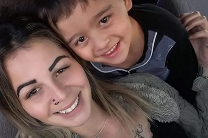 Grávida tenta salvar filho de afogamento, mas os dois morrem