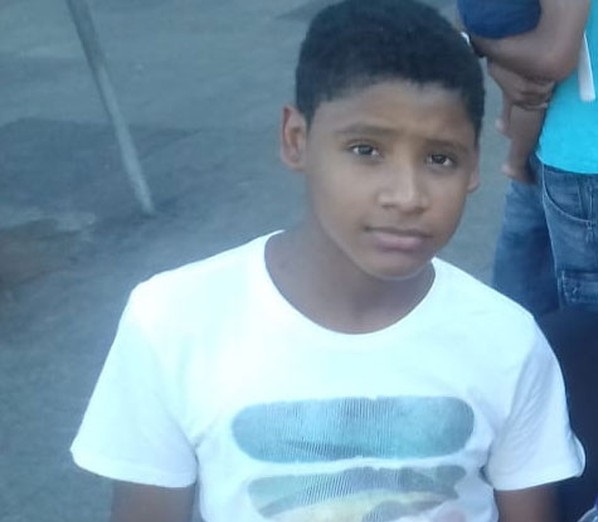 Morre em hospital menino retirado com vida dos escombros de prédios que desabaram na Zona Oeste