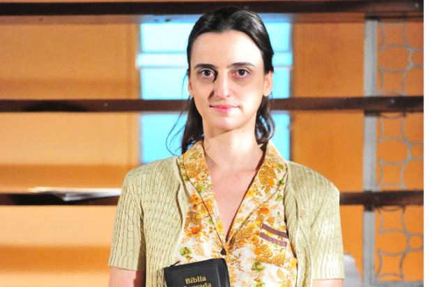 Atriz é parada em blitz no RJ e ouve de PM: “Sua profissão é suspeita, atores usam drogas”