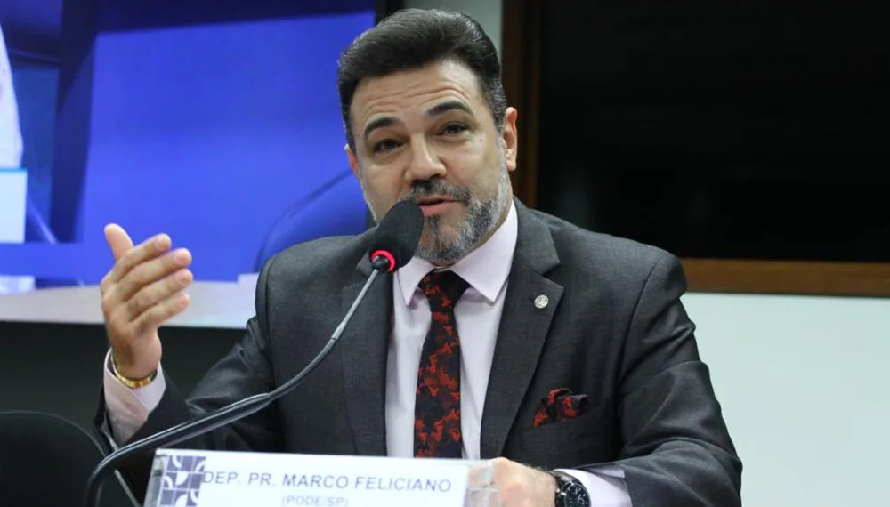 Marco Feliciano, vice-líder do governo, pede impeachment de Mourão