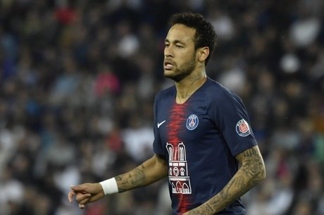 Neymar tem avião e helicóptero bloqueados em processo na Receita
