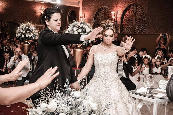 Pastora abandona marido para casar com amiga íntima