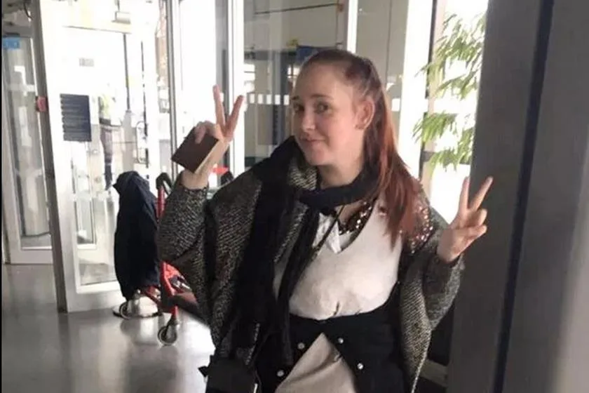 Mulher veste 4kg de roupa para não pagar R$ 335 de excesso de bagagem