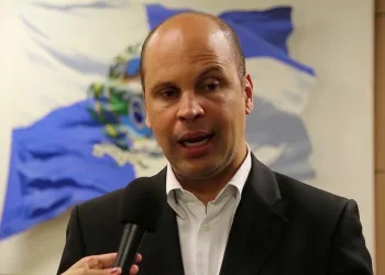 Servidores do Rio: Sem cadastro, sem salário