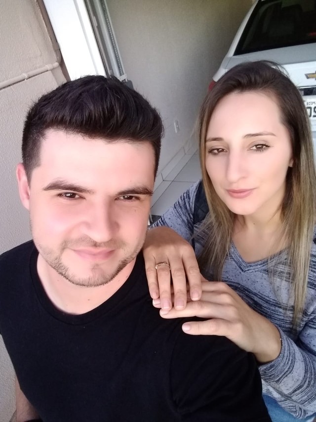 Mulher diagnosticada com tumor no útero descobre que está grávida de quíntuplos