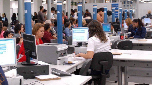 Três agências do Rio Poupa Tempo são fechadas