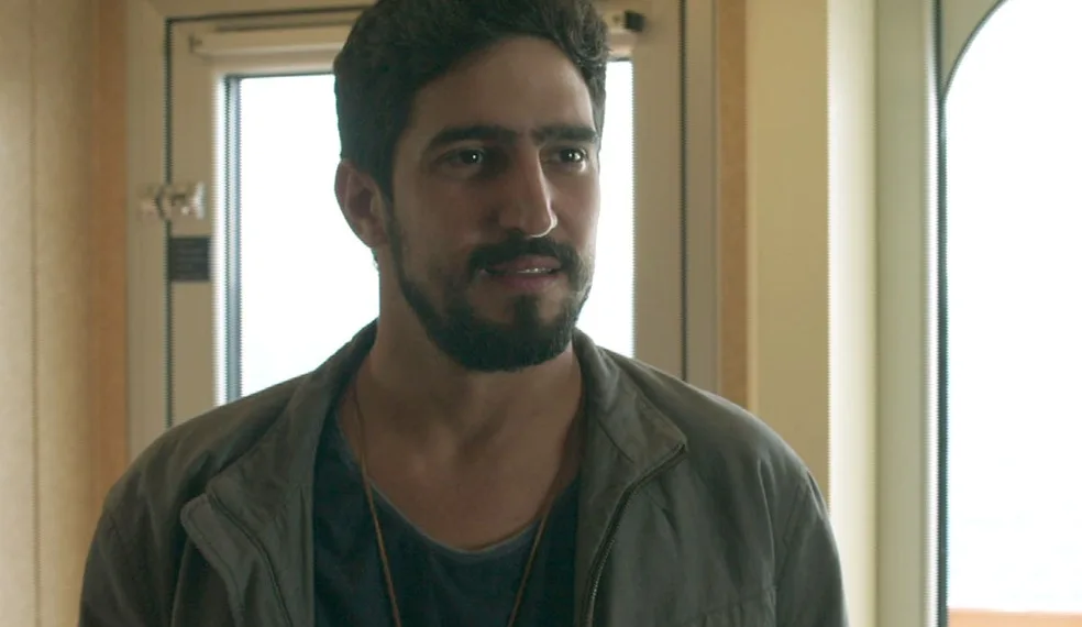 Galã da Globo ajuda ex-ator da Record que enfrenta câncer e pede apoio financeiro aos fãs