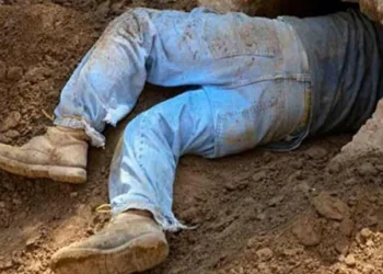 Homem cava túnel para espionar ex-namorada, acaba ficando preso no local e o pior acontece