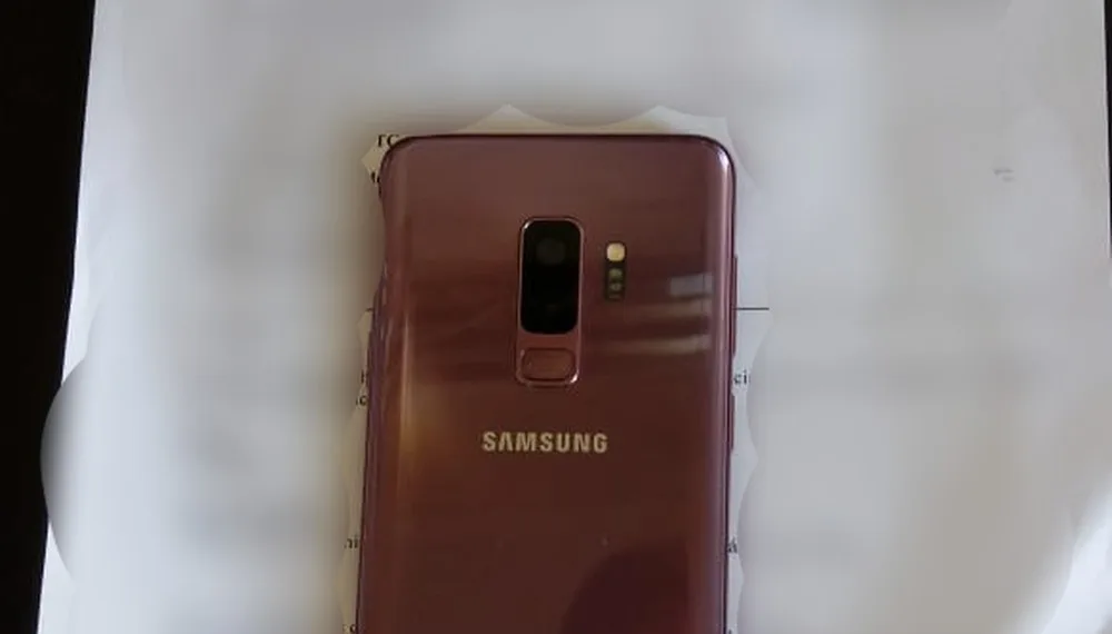 Mulher é presa com celular que foi roubado de vítima de estupro no RJ