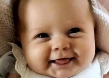Bebê morre horas após esta foto e mãe faz grave alerta: ‘só quero avisar outras famílias’