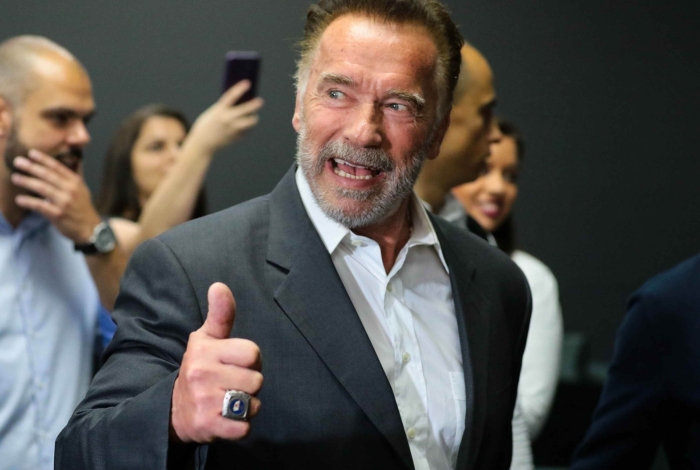 Video: Arnold Schwarzenegger é atacado em evento esportivo na África do Sul
