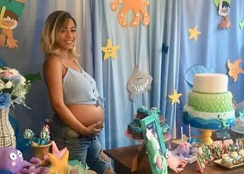 Filha de atriz morre logo após o nascimento: ‘No auge do nosso 8º mês, ela foi para o céu’