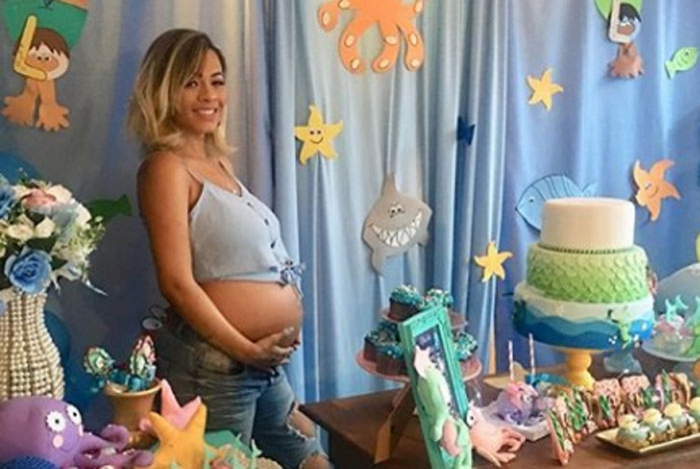 Filha de atriz morre logo após o nascimento: ‘No auge do nosso 8º mês, ela foi para o céu’