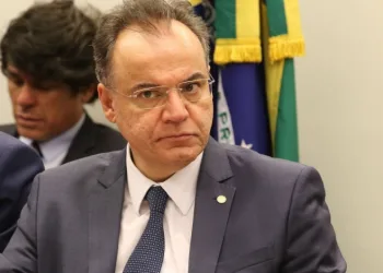 Relator Samuel Moreira diz que alternativa não reduzirá expectativa de economia de R$ 1,2 trilhão - Fabio Rodrigues Pozzebom/Agência Brasil