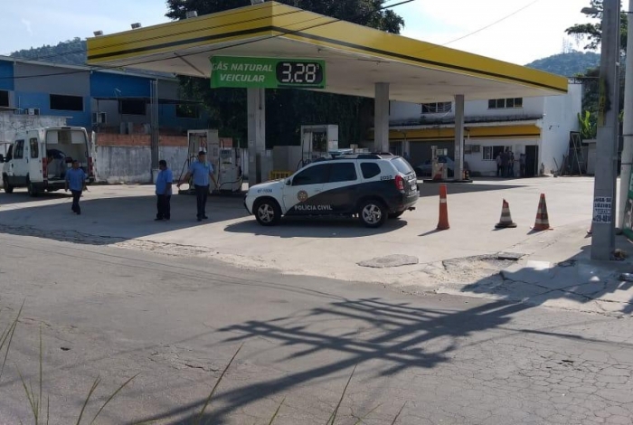 Fiscalização em postos de gasolina irregulares termina com dois presos